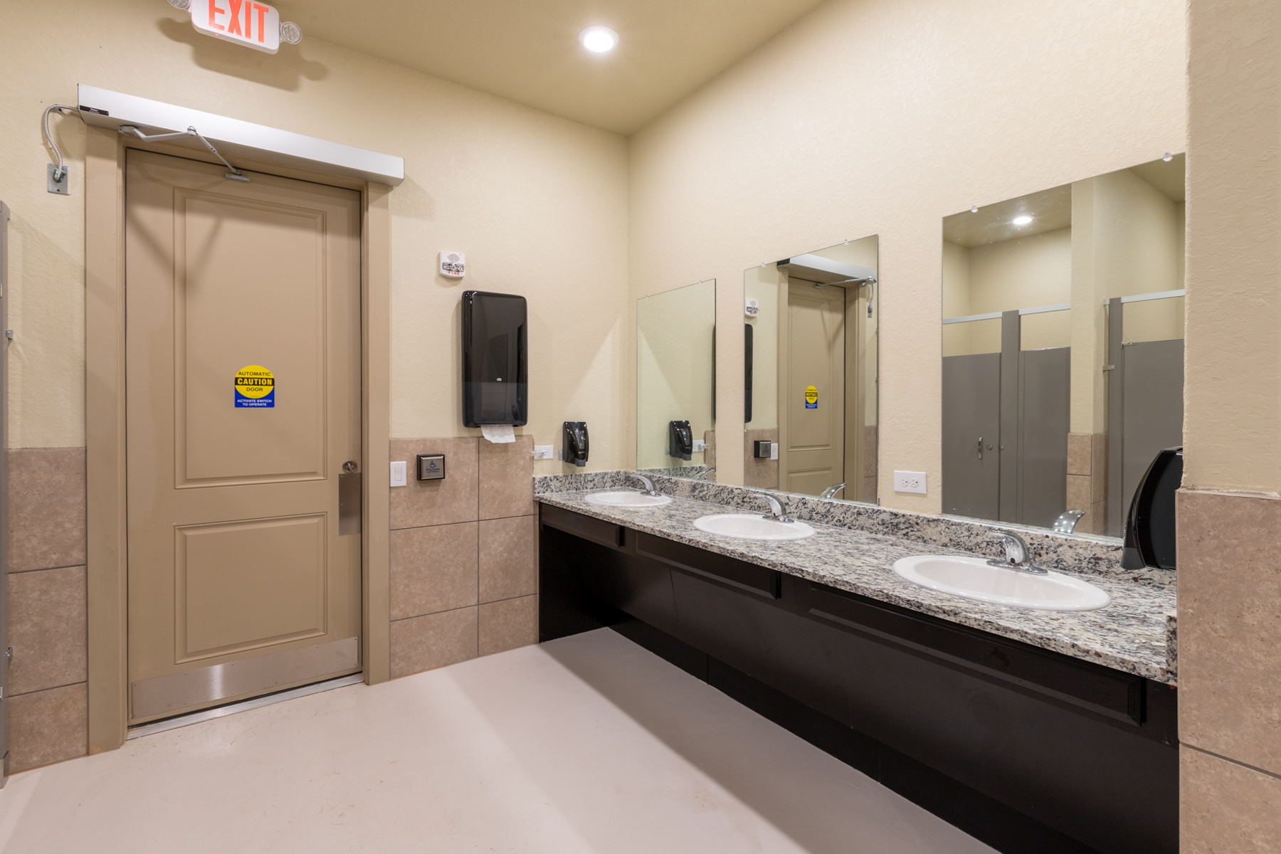 Bathroom sinks wide (2)